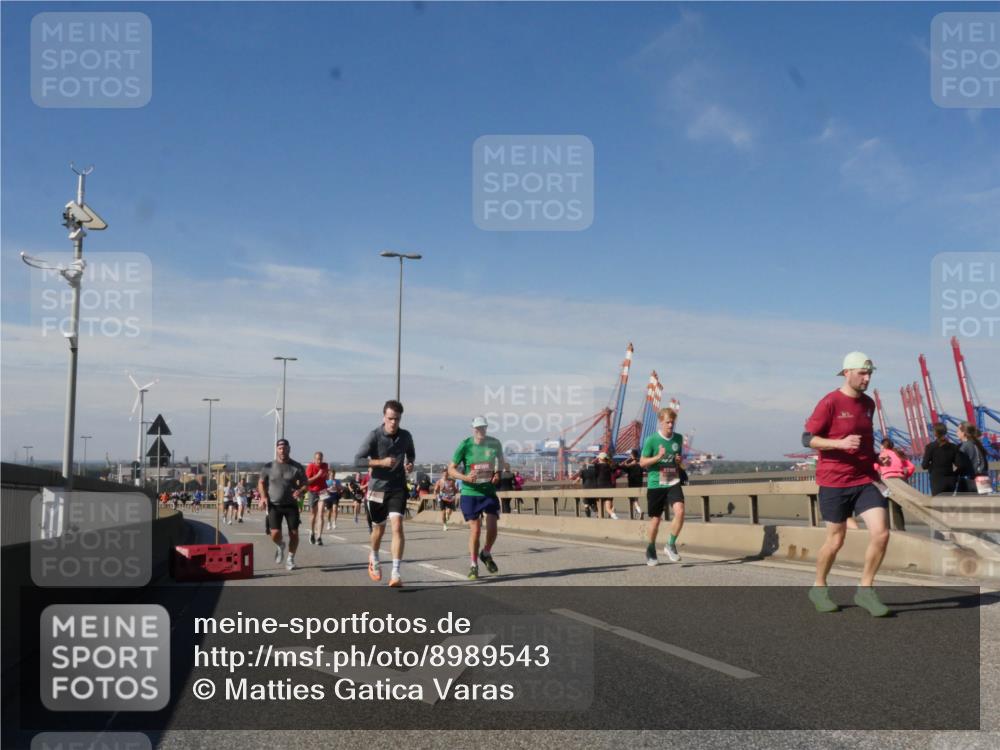 03.10.2025 - Köhlbrandbrückenlauf Matties Gatica Varas http://msf.ph/oto/8989543 03.10.2025 12:37:27 Position 2  meine-sportfotos.de