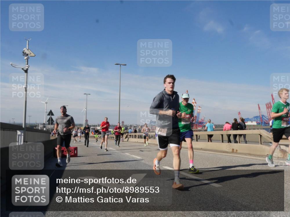 03.10.2025 - Köhlbrandbrückenlauf Matties Gatica Varas http://msf.ph/oto/8989553 03.10.2025 12:37:29 Position 2  meine-sportfotos.de