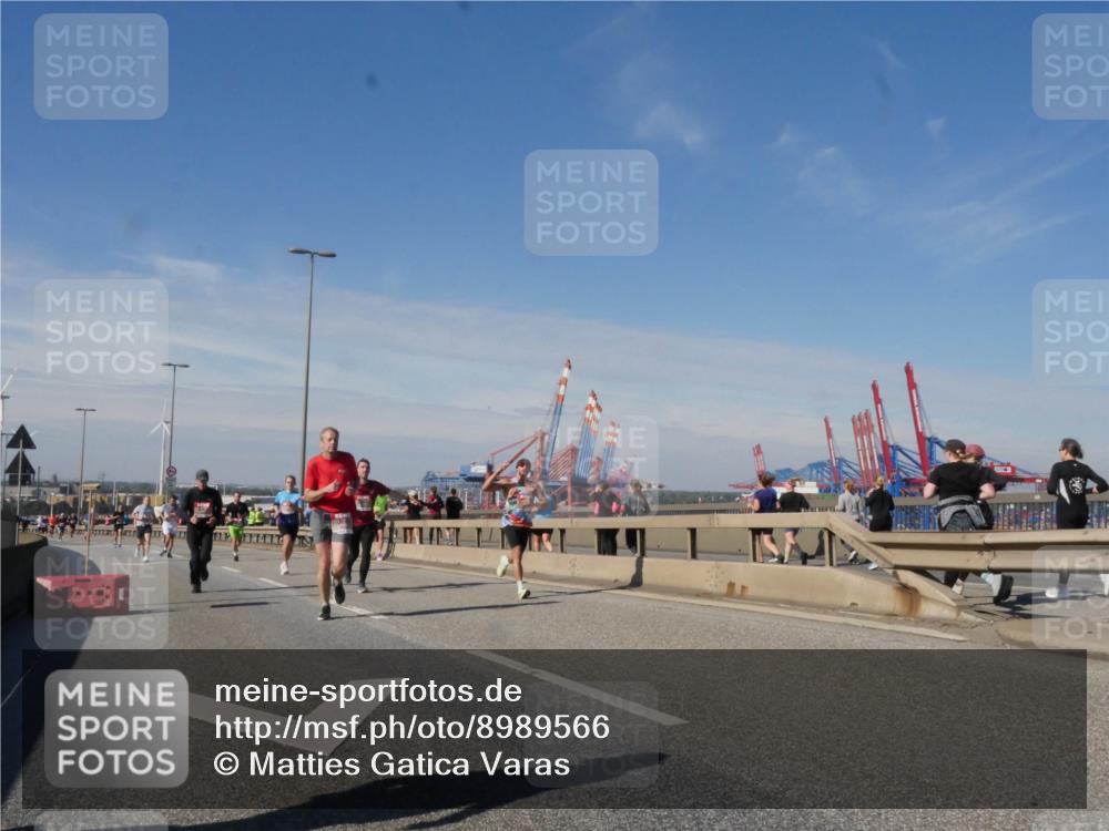 03.10.2025 - Köhlbrandbrückenlauf Matties Gatica Varas http://msf.ph/oto/8989566 03.10.2025 12:37:31 Position 2 15106 meine-sportfotos.de