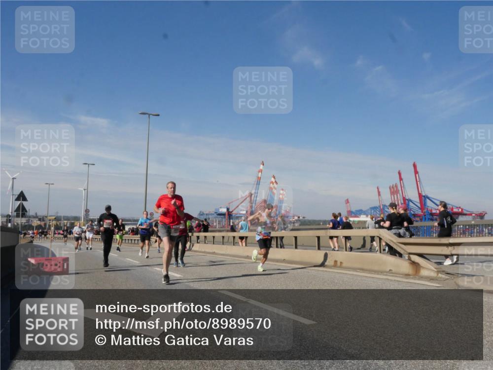 03.10.2025 - Köhlbrandbrückenlauf Matties Gatica Varas http://msf.ph/oto/8989570 03.10.2025 12:37:31 Position 2  meine-sportfotos.de