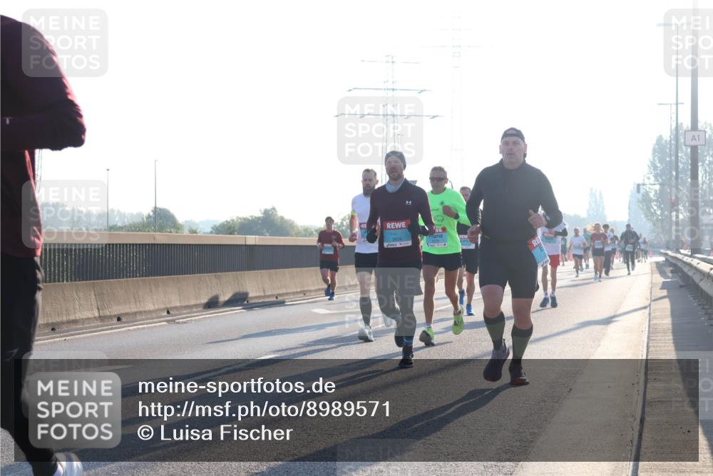 03.10.2025 - Köhlbrandbrückenlauf Luisa Fischer http://msf.ph/oto/8989571 03.10.2025 10:12:48 Position 3 1 meine-sportfotos.de