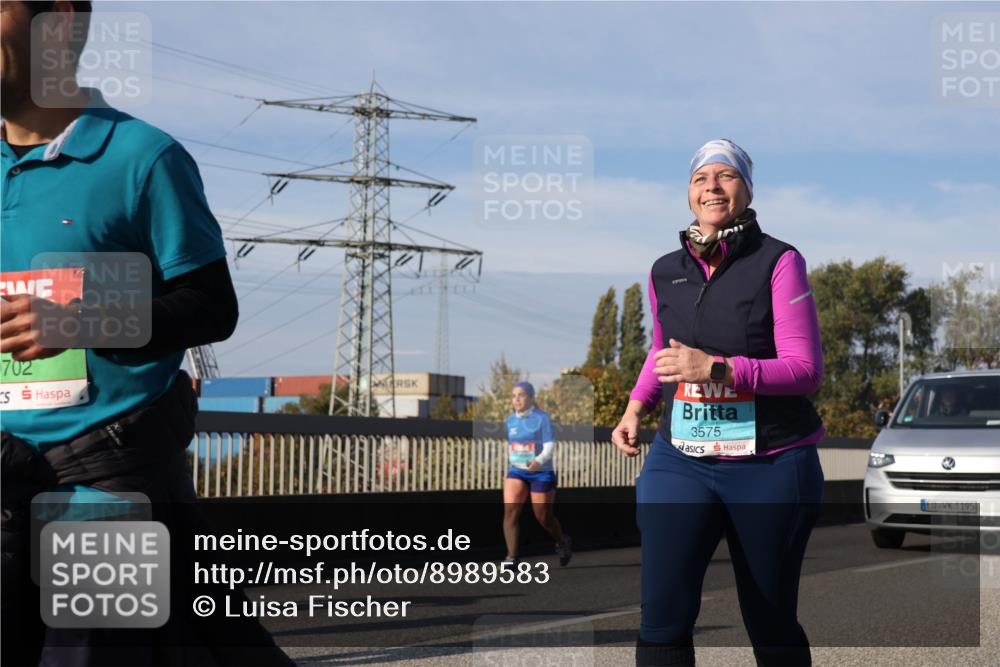 03.10.2025 - Köhlbrandbrückenlauf Luisa Fischer http://msf.ph/oto/8989583 03.10.2025 11:30:22 Position 3 702, 3575, 3195 meine-sportfotos.de