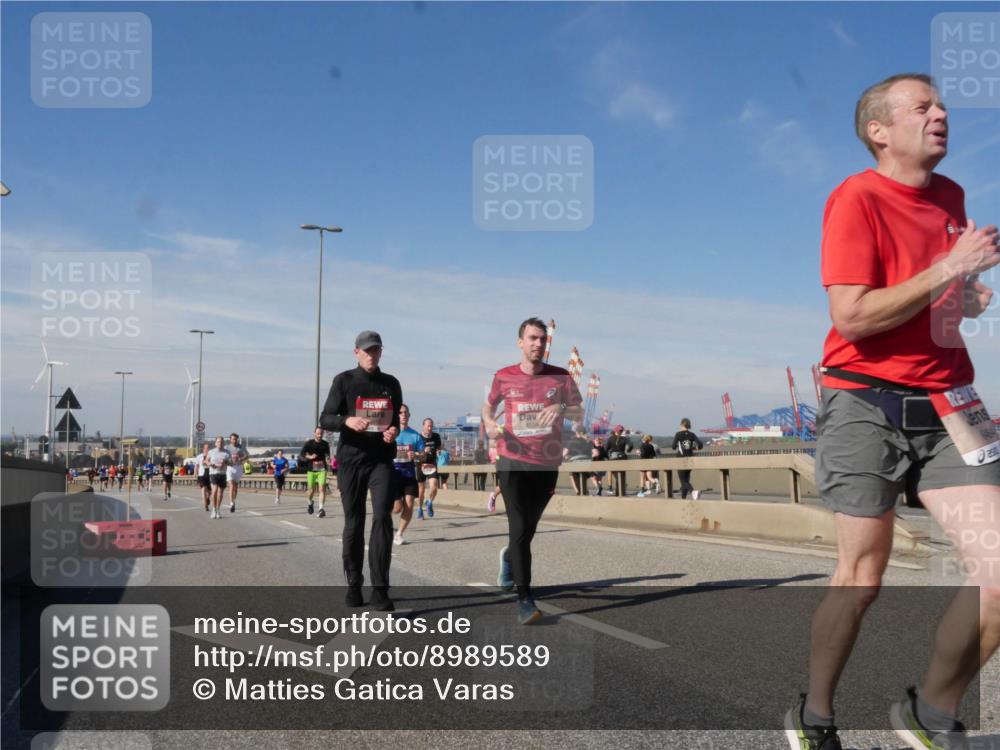 03.10.2025 - Köhlbrandbrückenlauf Matties Gatica Varas http://msf.ph/oto/8989589 03.10.2025 12:37:34 Position 2  meine-sportfotos.de
