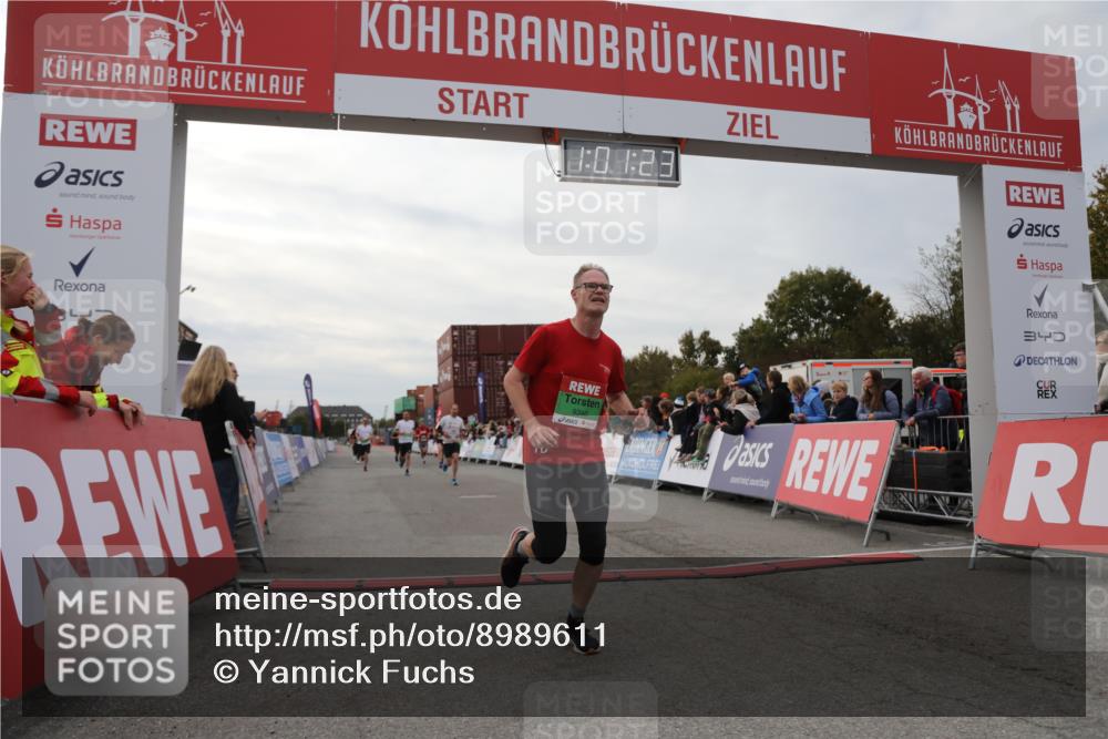 03.10.2025 - Köhlbrandbrückenlauf Yannick Fuchs http://msf.ph/oto/8989611 03.10.2025 16:01:22 Ziel 7266, 7320, 7342, 7364, 7372, 7965, 8807, 9129, 9346 meine-sportfotos.de