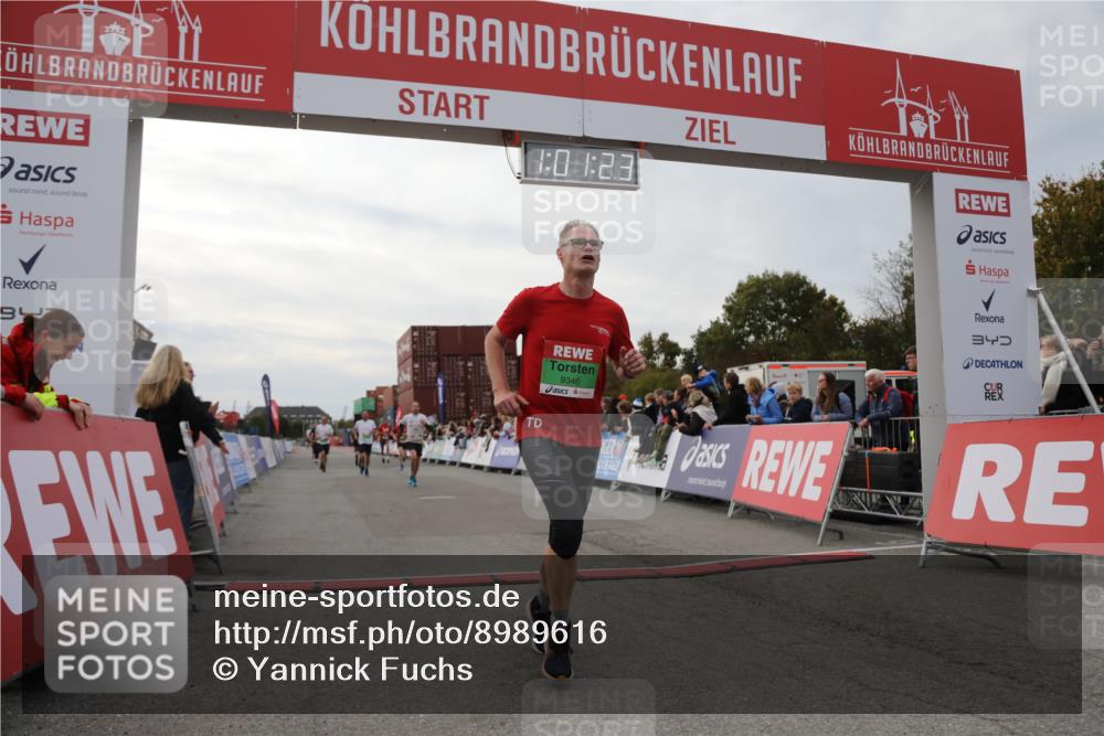 03.10.2025 - Köhlbrandbrückenlauf Yannick Fuchs http://msf.ph/oto/8989616 03.10.2025 16:01:22 Ziel 7266, 7320, 7342, 7364, 7372, 7965, 8807, 9129, 9346 meine-sportfotos.de