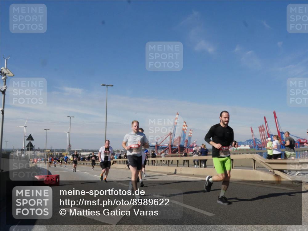03.10.2025 - Köhlbrandbrückenlauf Matties Gatica Varas http://msf.ph/oto/8989622 03.10.2025 12:37:39 Position 2  meine-sportfotos.de