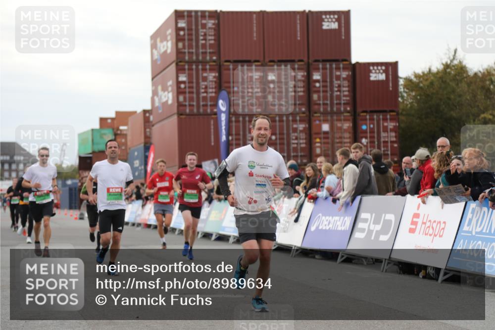 03.10.2025 - Köhlbrandbrückenlauf Yannick Fuchs http://msf.ph/oto/8989634 03.10.2025 16:01:23 Ziel 7266, 7320, 7342, 7364, 7372, 7965, 8807, 9129, 9346 meine-sportfotos.de