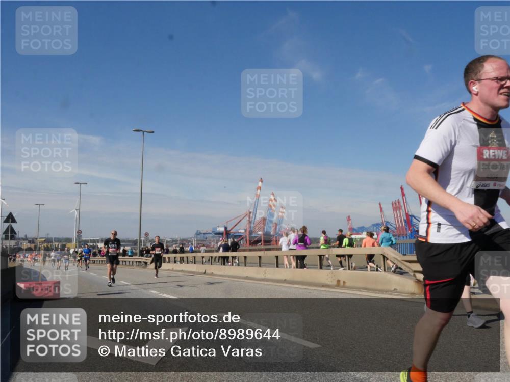 03.10.2025 - Köhlbrandbrückenlauf Matties Gatica Varas http://msf.ph/oto/8989644 03.10.2025 12:37:42 Position 2 4304 meine-sportfotos.de