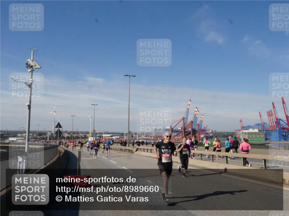 03.10.2025 - Köhlbrandbrückenlauf Matties Gatica Varas http://msf.ph/oto/8989660 03.10.2025 12:37:45 Position 2  meine-sportfotos.de