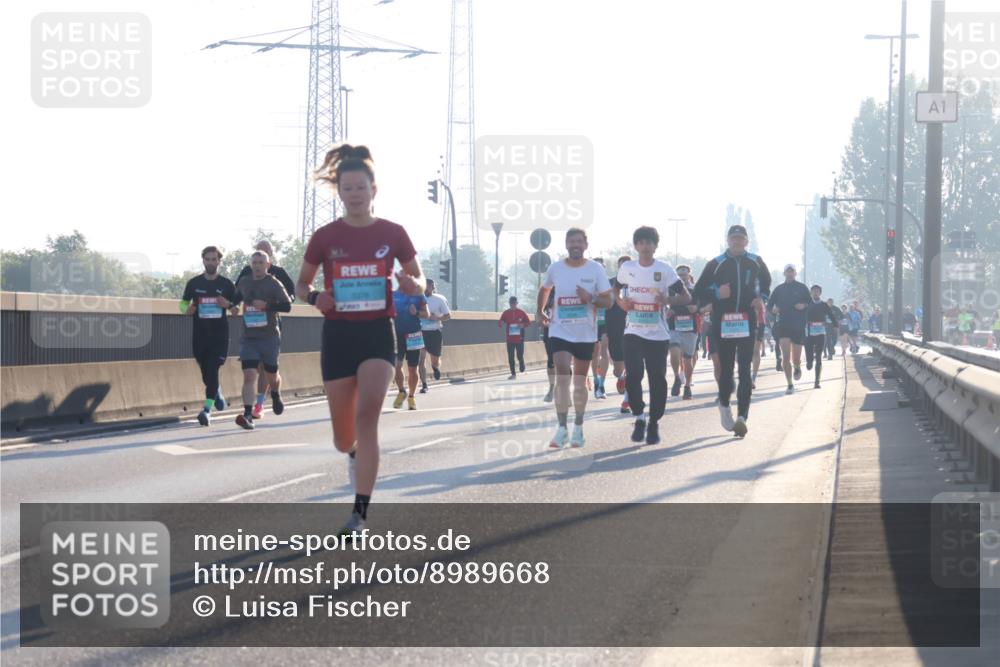 03.10.2025 - Köhlbrandbrückenlauf Luisa Fischer http://msf.ph/oto/8989668 03.10.2025 10:12:55 Position 3 24, 1 meine-sportfotos.de