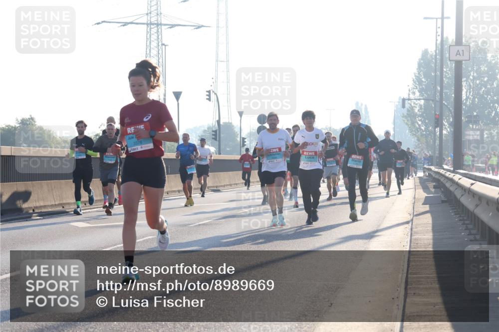 03.10.2025 - Köhlbrandbrückenlauf Luisa Fischer http://msf.ph/oto/8989669 03.10.2025 10:12:56 Position 3 3376, 24, 1 meine-sportfotos.de