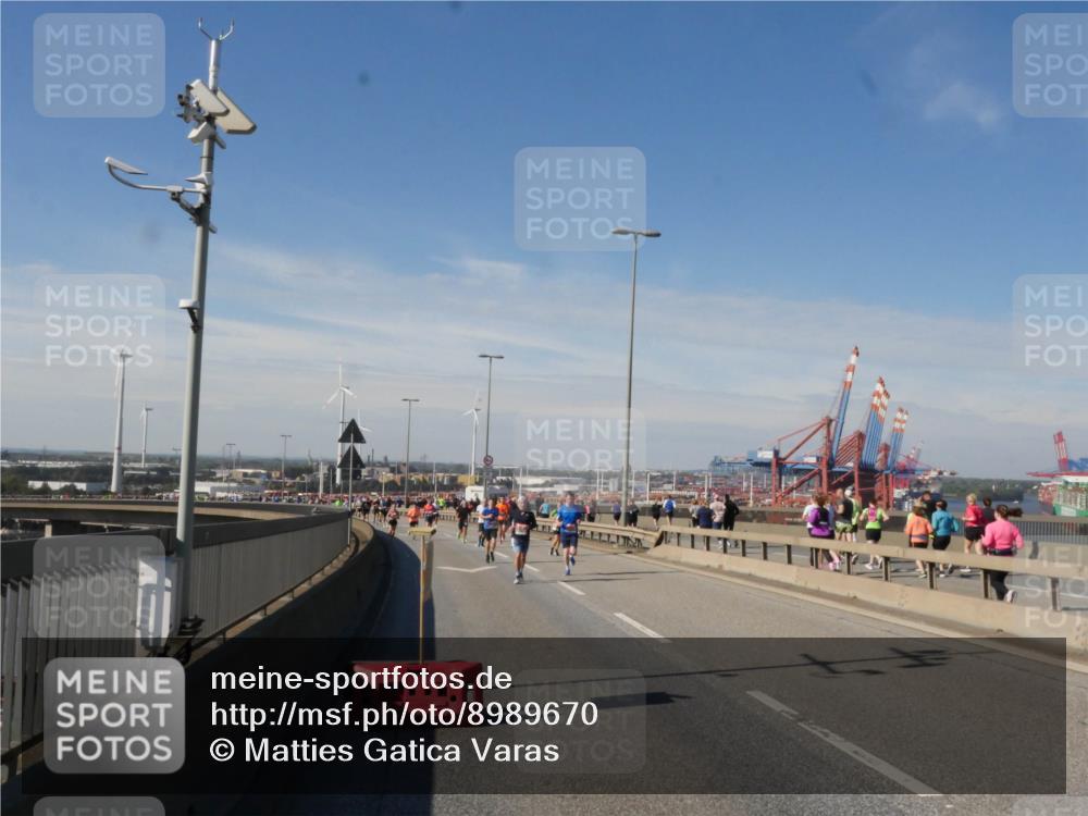 03.10.2025 - Köhlbrandbrückenlauf Matties Gatica Varas http://msf.ph/oto/8989670 03.10.2025 12:37:46 Position 2  meine-sportfotos.de