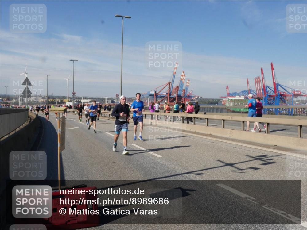 03.10.2025 - Köhlbrandbrückenlauf Matties Gatica Varas http://msf.ph/oto/8989686 03.10.2025 12:37:49 Position 2  meine-sportfotos.de