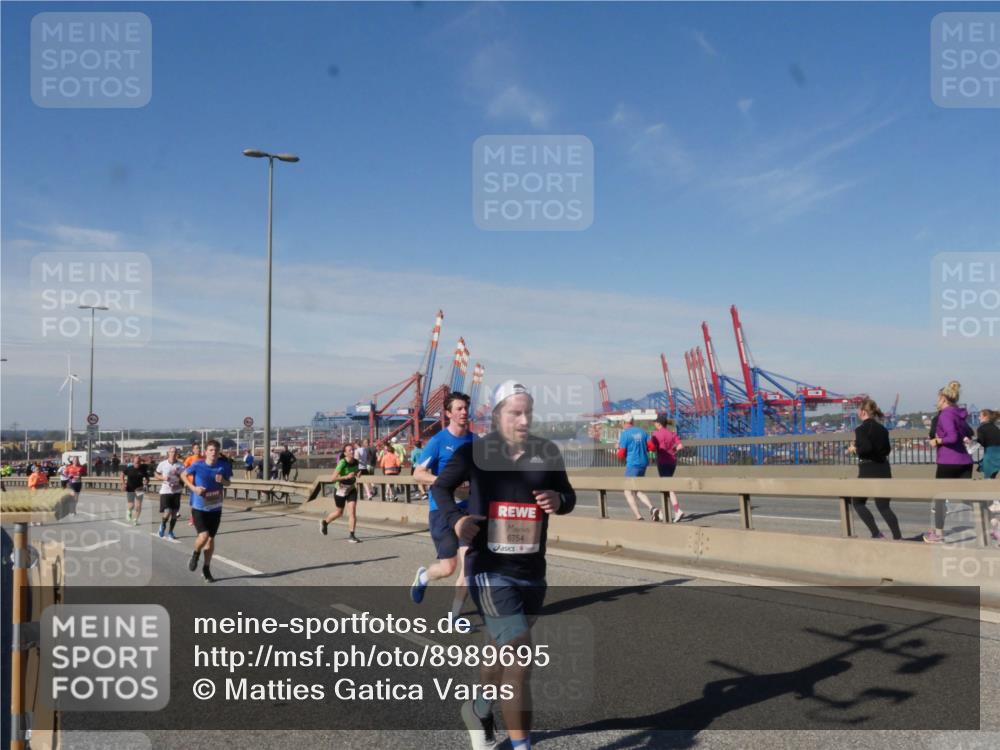 03.10.2025 - Köhlbrandbrückenlauf Matties Gatica Varas http://msf.ph/oto/8989695 03.10.2025 12:37:50 Position 2 6754 meine-sportfotos.de