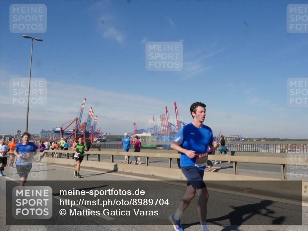 03.10.2025 - Köhlbrandbrückenlauf Matties Gatica Varas http://msf.ph/oto/8989704 03.10.2025 12:37:51 Position 2  meine-sportfotos.de
