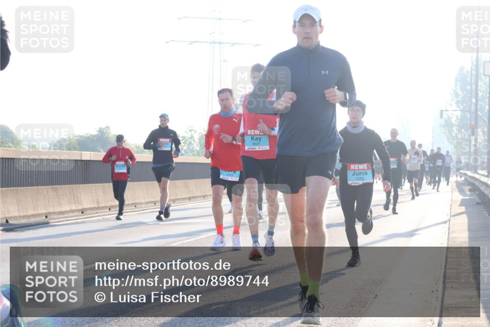 03.10.2025 - Köhlbrandbrückenlauf Luisa Fischer http://msf.ph/oto/8989744 03.10.2025 10:13:04 Position 3 3525, 3527, 3083 meine-sportfotos.de