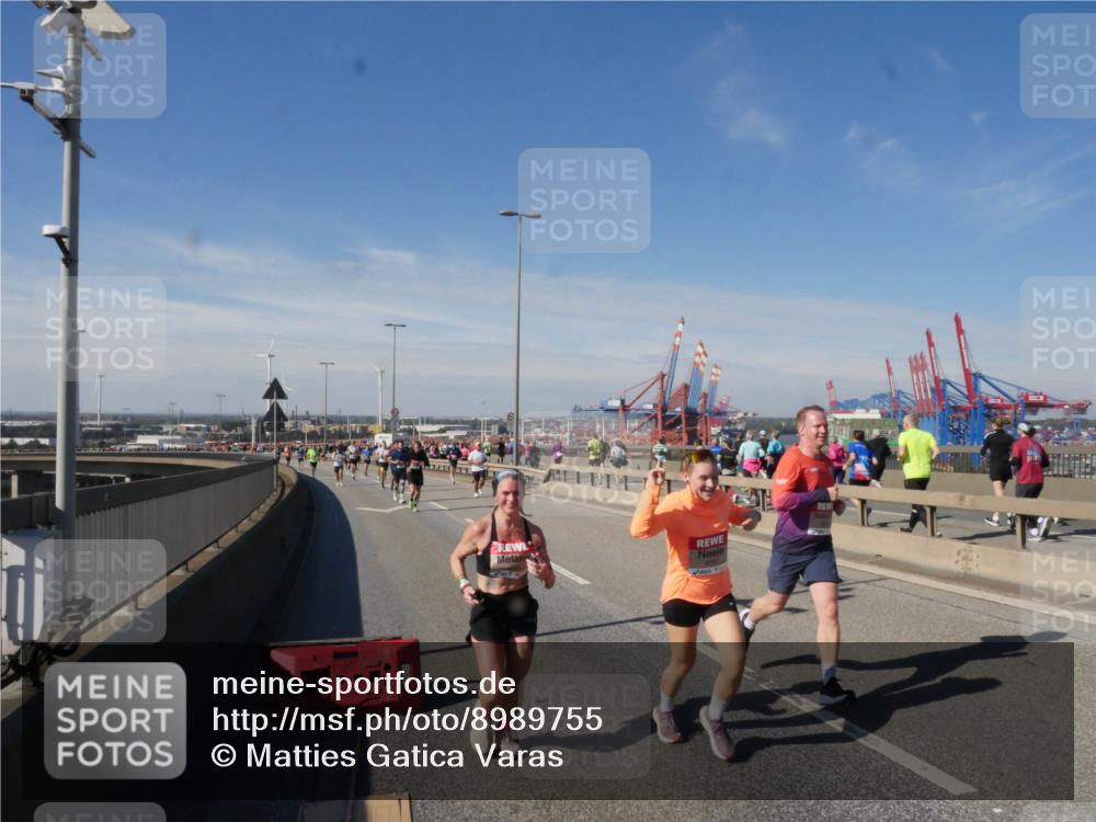 03.10.2025 - Köhlbrandbrückenlauf Matties Gatica Varas http://msf.ph/oto/8989755 03.10.2025 12:37:59 Position 2  meine-sportfotos.de