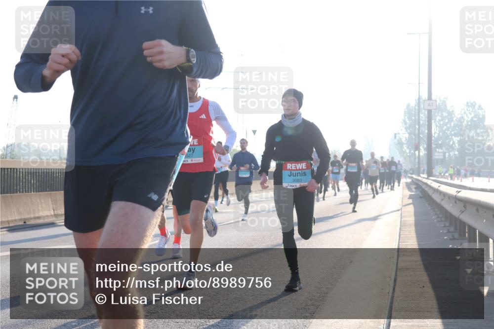 03.10.2025 - Köhlbrandbrückenlauf Luisa Fischer http://msf.ph/oto/8989756 03.10.2025 10:13:06 Position 3 527, 3083, 1 meine-sportfotos.de