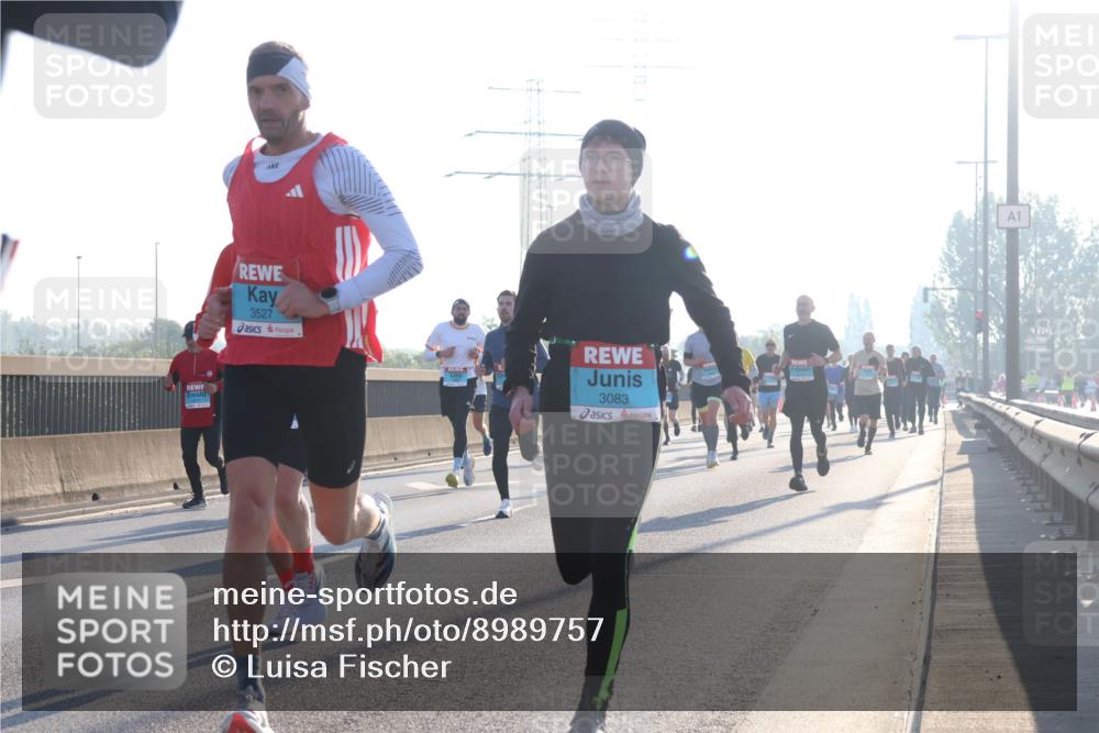 03.10.2025 - Köhlbrandbrückenlauf Luisa Fischer http://msf.ph/oto/8989757 03.10.2025 10:13:06 Position 3 3527, 3083, 1 meine-sportfotos.de