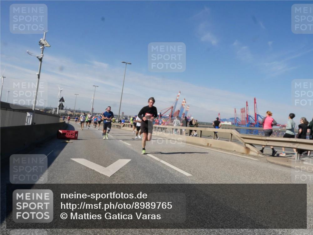 03.10.2025 - Köhlbrandbrückenlauf Matties Gatica Varas http://msf.ph/oto/8989765 03.10.2025 12:38:05 Position 2  meine-sportfotos.de