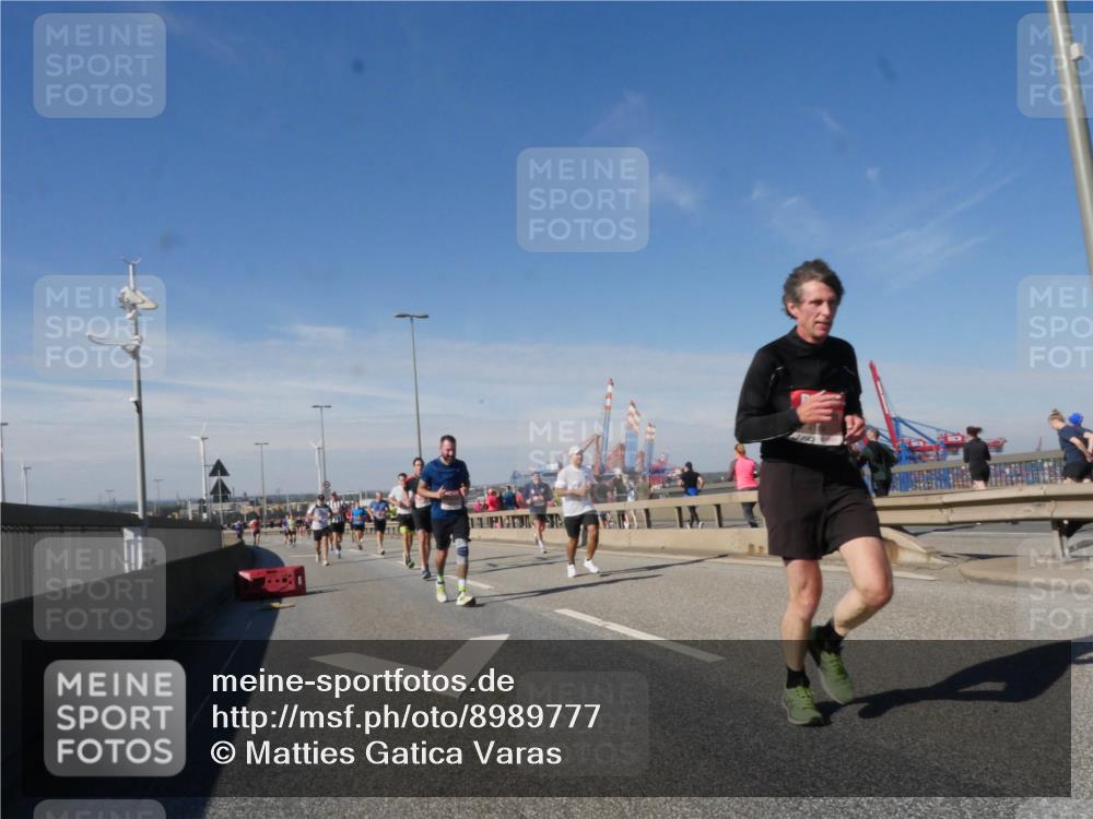 03.10.2025 - Köhlbrandbrückenlauf Matties Gatica Varas http://msf.ph/oto/8989777 03.10.2025 12:38:07 Position 2  meine-sportfotos.de