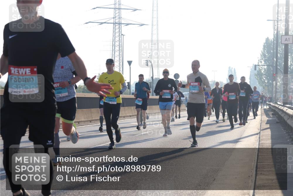 03.10.2025 - Köhlbrandbrückenlauf Luisa Fischer http://msf.ph/oto/8989789 03.10.2025 10:13:10 Position 3 3211, 3592, 3332, 1082, 1 meine-sportfotos.de