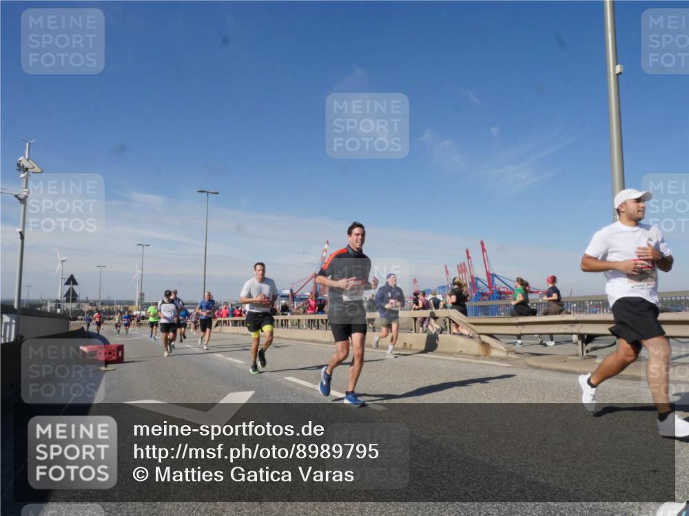 03.10.2025 - Köhlbrandbrückenlauf Matties Gatica Varas http://msf.ph/oto/8989795 03.10.2025 12:38:09 Position 2  meine-sportfotos.de