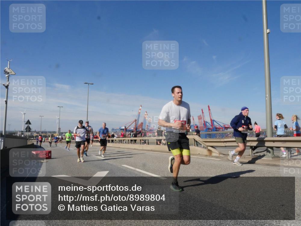 03.10.2025 - Köhlbrandbrückenlauf Matties Gatica Varas http://msf.ph/oto/8989804 03.10.2025 12:38:11 Position 2  meine-sportfotos.de
