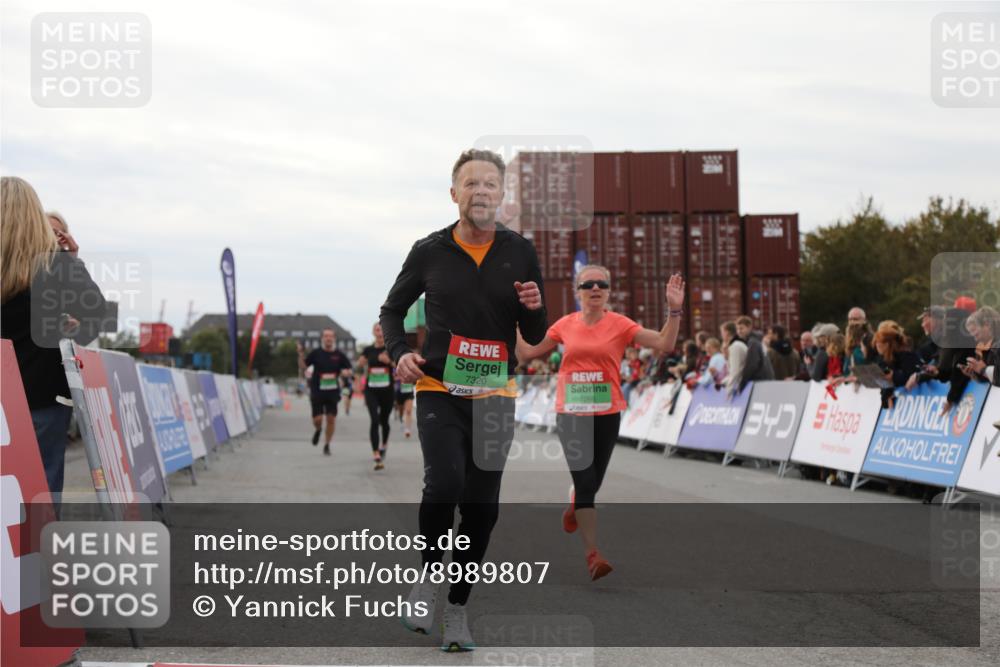 03.10.2025 - Köhlbrandbrückenlauf Yannick Fuchs http://msf.ph/oto/8989807 03.10.2025 16:01:30 Ziel 7144, 7266, 7320, 7342, 7364, 8800, 8807, 8990, 9129 meine-sportfotos.de