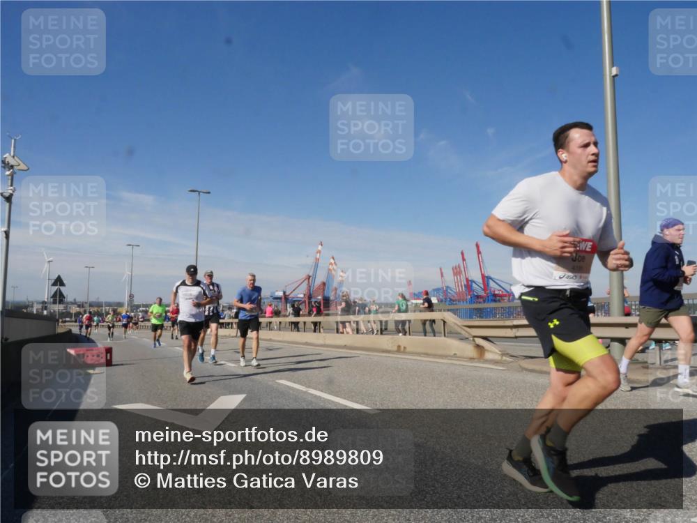 03.10.2025 - Köhlbrandbrückenlauf Matties Gatica Varas http://msf.ph/oto/8989809 03.10.2025 12:38:11 Position 2 4199 meine-sportfotos.de