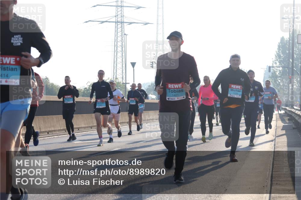 03.10.2025 - Köhlbrandbrückenlauf Luisa Fischer http://msf.ph/oto/8989820 03.10.2025 10:13:14 Position 3 414, 1421, 1133, 10 meine-sportfotos.de