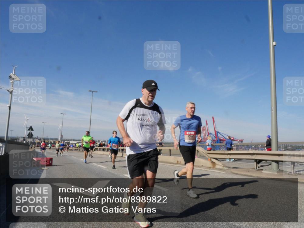 03.10.2025 - Köhlbrandbrückenlauf Matties Gatica Varas http://msf.ph/oto/8989822 03.10.2025 12:38:13 Position 2  meine-sportfotos.de