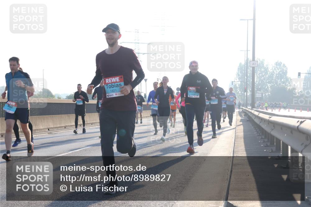 03.10.2025 - Köhlbrandbrückenlauf Luisa Fischer http://msf.ph/oto/8989827 03.10.2025 10:13:15 Position 3 1115, 1421, 1133, 1 meine-sportfotos.de