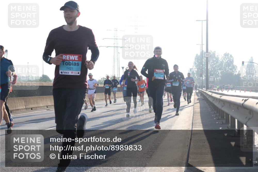 03.10.2025 - Köhlbrandbrückenlauf Luisa Fischer http://msf.ph/oto/8989833 03.10.2025 10:13:16 Position 3 1421, 1133, 1 meine-sportfotos.de