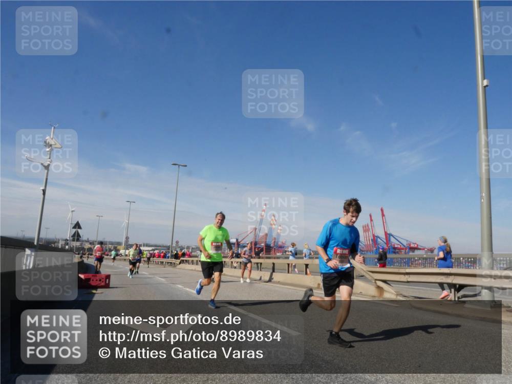 03.10.2025 - Köhlbrandbrückenlauf Matties Gatica Varas http://msf.ph/oto/8989834 03.10.2025 12:38:15 Position 2  meine-sportfotos.de