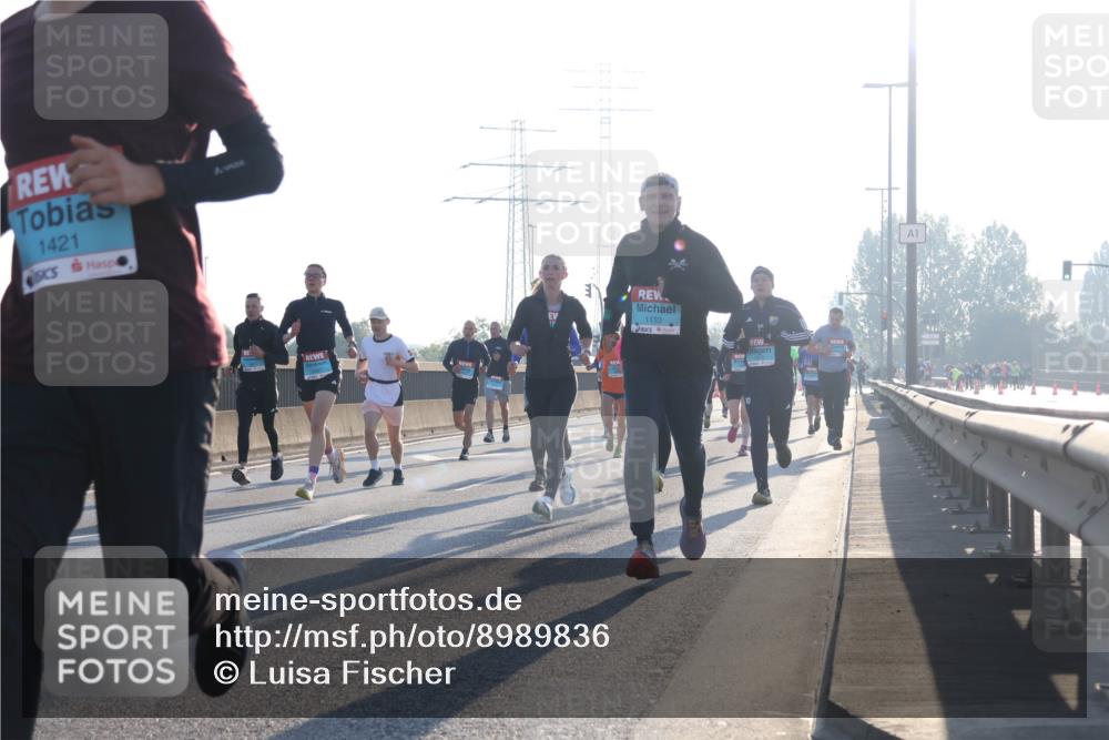 03.10.2025 - Köhlbrandbrückenlauf Luisa Fischer http://msf.ph/oto/8989836 03.10.2025 10:13:16 Position 3 1421, 1133, 1 meine-sportfotos.de