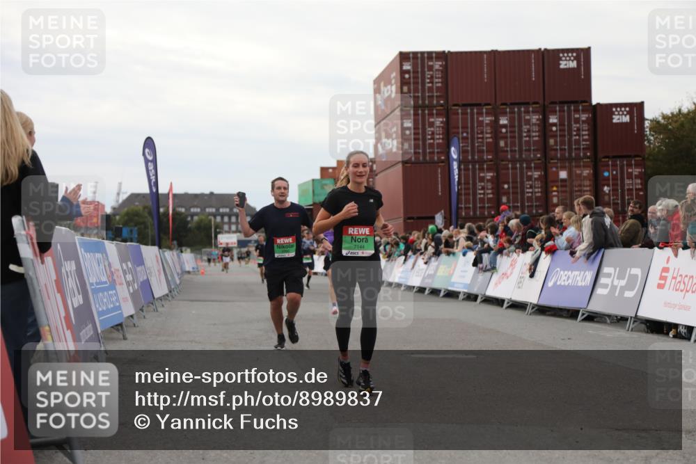 03.10.2025 - Köhlbrandbrückenlauf Yannick Fuchs http://msf.ph/oto/8989837 03.10.2025 16:01:32 Ziel 7144, 7266, 7320, 8800, 8807, 8990 meine-sportfotos.de
