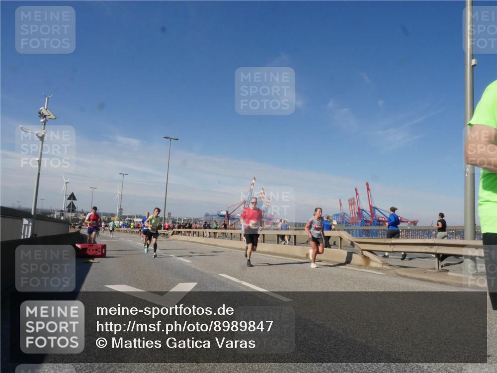03.10.2025 - Köhlbrandbrückenlauf Matties Gatica Varas http://msf.ph/oto/8989847 03.10.2025 12:38:17 Position 2  meine-sportfotos.de