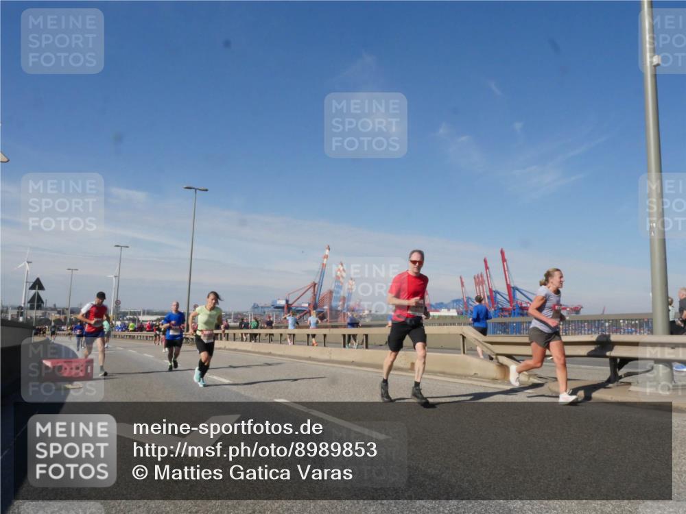 03.10.2025 - Köhlbrandbrückenlauf Matties Gatica Varas http://msf.ph/oto/8989853 03.10.2025 12:38:18 Position 2  meine-sportfotos.de