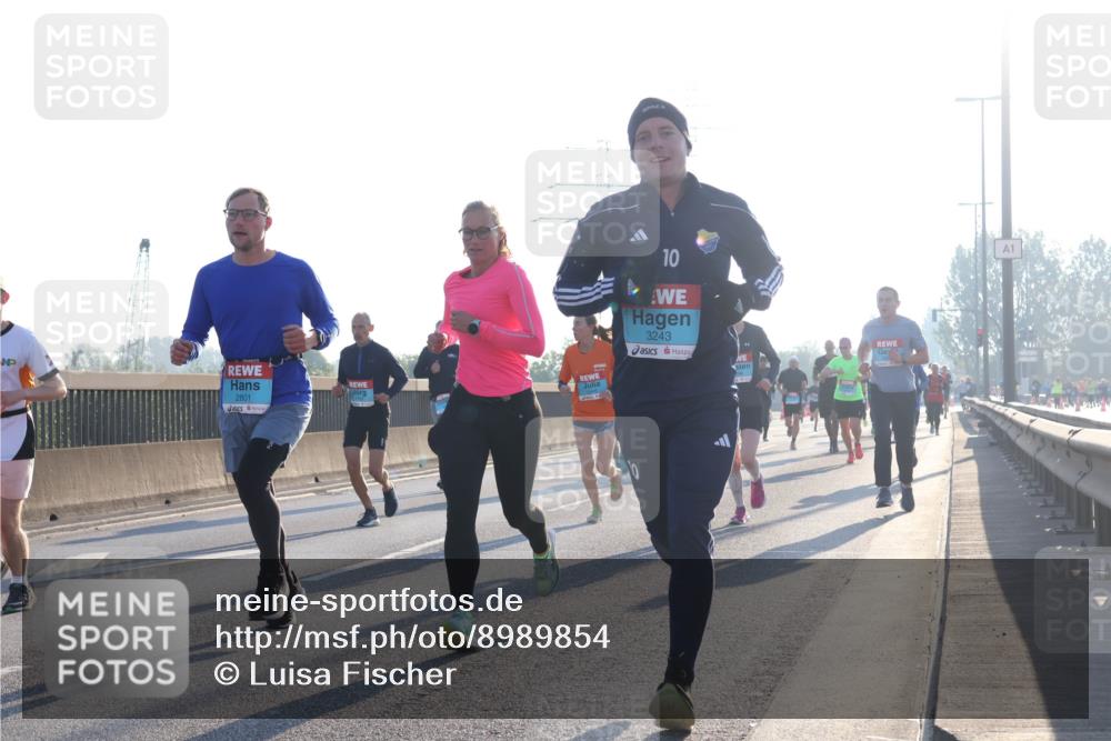 03.10.2025 - Köhlbrandbrückenlauf Luisa Fischer http://msf.ph/oto/8989854 03.10.2025 10:13:18 Position 3 2801, 10, 3243, 1 meine-sportfotos.de