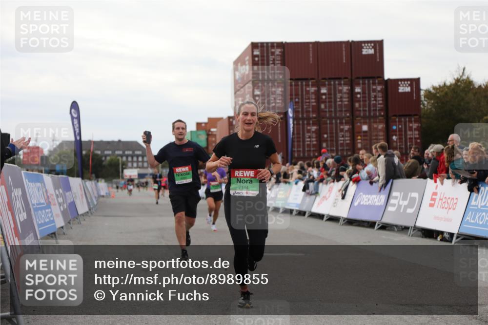 03.10.2025 - Köhlbrandbrückenlauf Yannick Fuchs http://msf.ph/oto/8989855 03.10.2025 16:01:33 Ziel 7144, 7266, 7320, 7805, 8800, 8990 meine-sportfotos.de