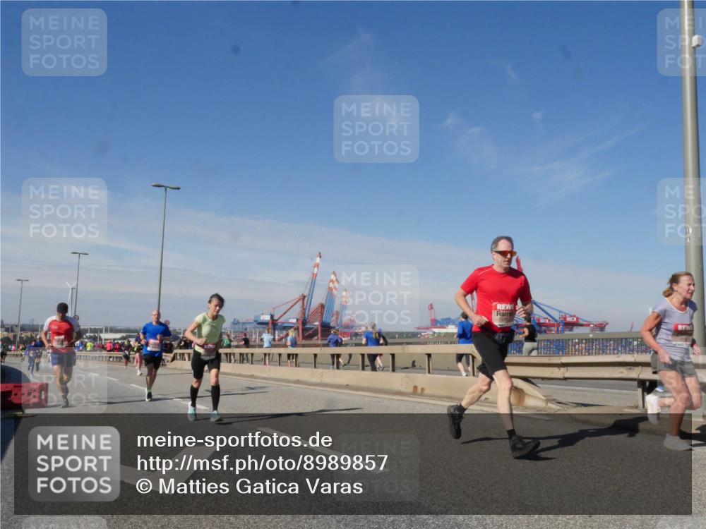 03.10.2025 - Köhlbrandbrückenlauf Matties Gatica Varas http://msf.ph/oto/8989857 03.10.2025 12:38:19 Position 2  meine-sportfotos.de