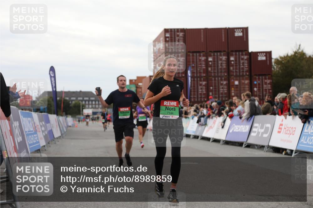 03.10.2025 - Köhlbrandbrückenlauf Yannick Fuchs http://msf.ph/oto/8989859 03.10.2025 16:01:33 Ziel 7144, 7266, 7320, 7805, 8800, 8990 meine-sportfotos.de