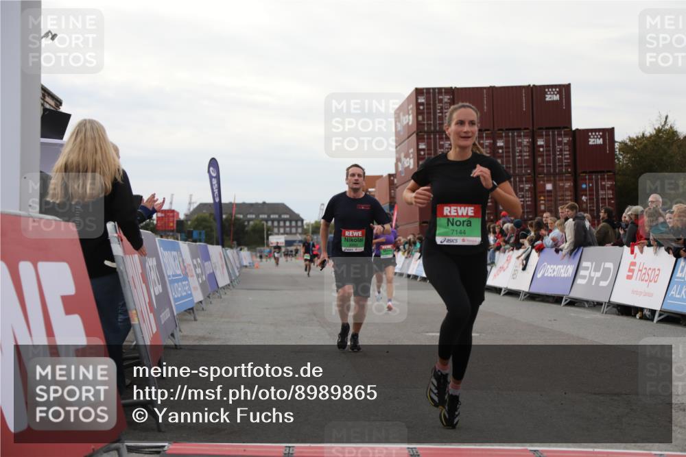 03.10.2025 - Köhlbrandbrückenlauf Yannick Fuchs http://msf.ph/oto/8989865 03.10.2025 16:01:33 Ziel 7144, 7266, 7320, 7805, 8800, 8990 meine-sportfotos.de