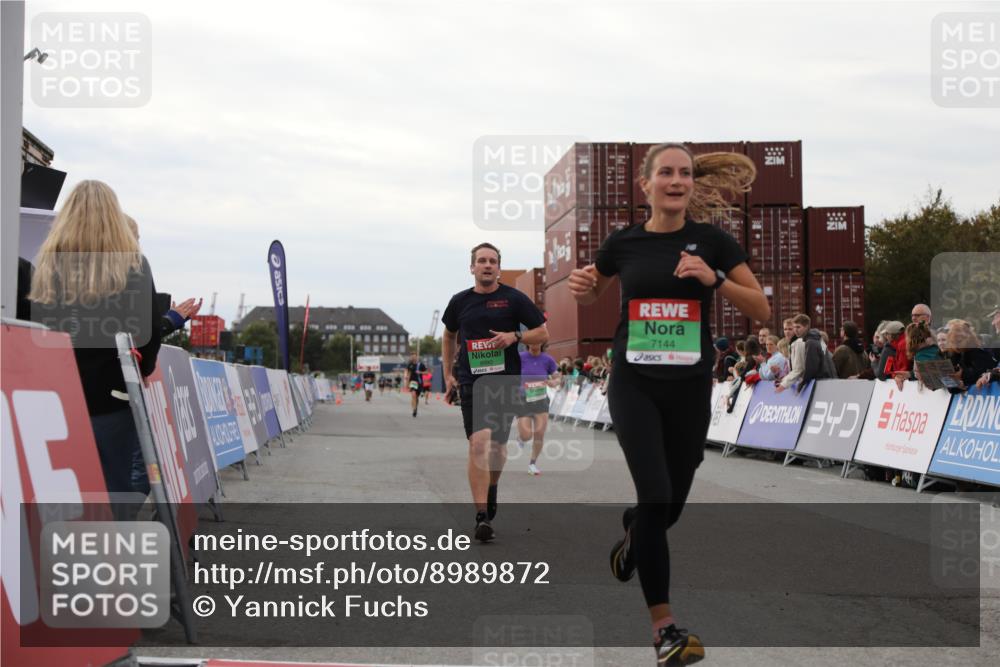 03.10.2025 - Köhlbrandbrückenlauf Yannick Fuchs http://msf.ph/oto/8989872 03.10.2025 16:01:34 Ziel 7144, 7266, 7320, 7805, 8800, 8990 meine-sportfotos.de