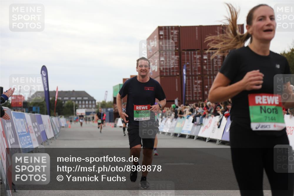 03.10.2025 - Köhlbrandbrückenlauf Yannick Fuchs http://msf.ph/oto/8989878 03.10.2025 16:01:34 Ziel 7144, 7266, 7320, 7805, 8800, 8990 meine-sportfotos.de