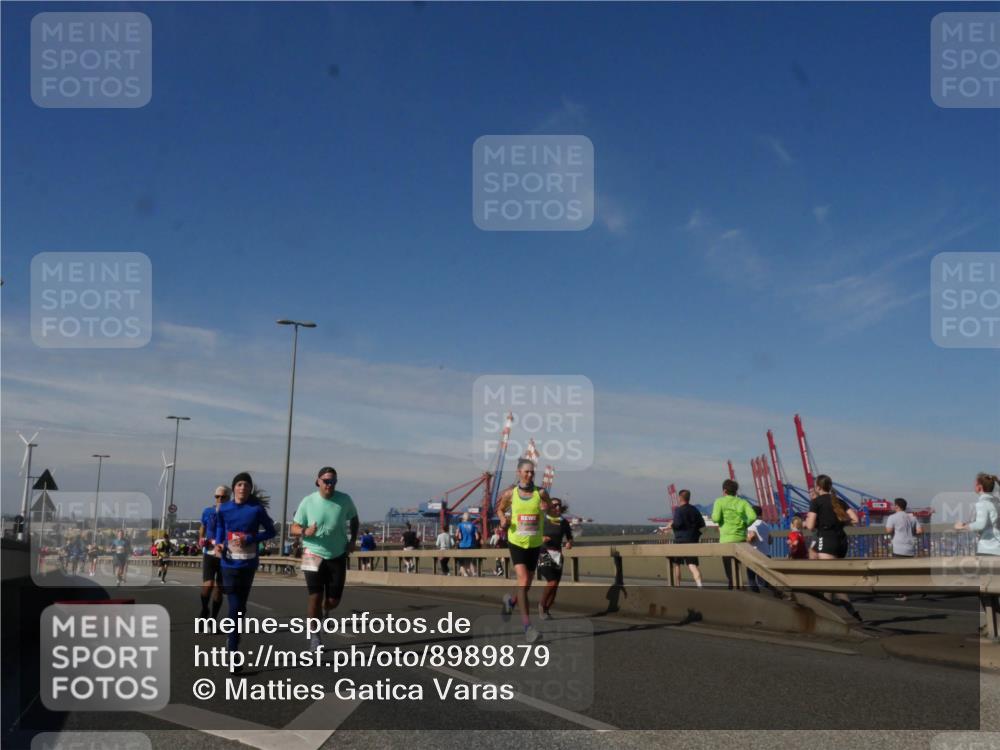 03.10.2025 - Köhlbrandbrückenlauf Matties Gatica Varas http://msf.ph/oto/8989879 03.10.2025 12:38:27 Position 2  meine-sportfotos.de