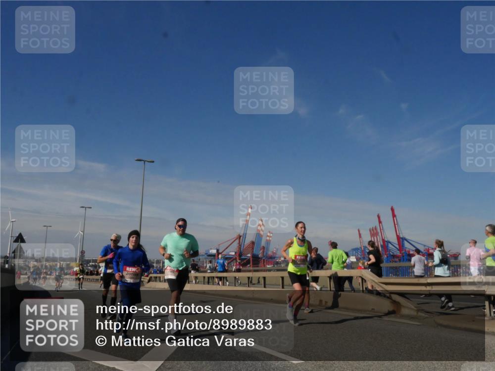 03.10.2025 - Köhlbrandbrückenlauf Matties Gatica Varas http://msf.ph/oto/8989883 03.10.2025 12:38:27 Position 2  meine-sportfotos.de