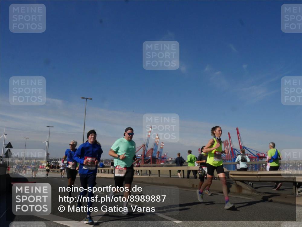 03.10.2025 - Köhlbrandbrückenlauf Matties Gatica Varas http://msf.ph/oto/8989887 03.10.2025 12:38:28 Position 2 6707 meine-sportfotos.de