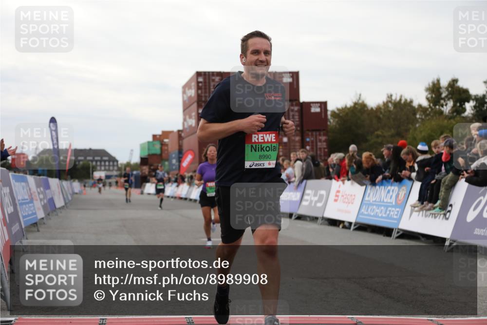 03.10.2025 - Köhlbrandbrückenlauf Yannick Fuchs http://msf.ph/oto/8989908 03.10.2025 16:01:35 Ziel 7144, 7805, 8800, 8990, 9453 meine-sportfotos.de